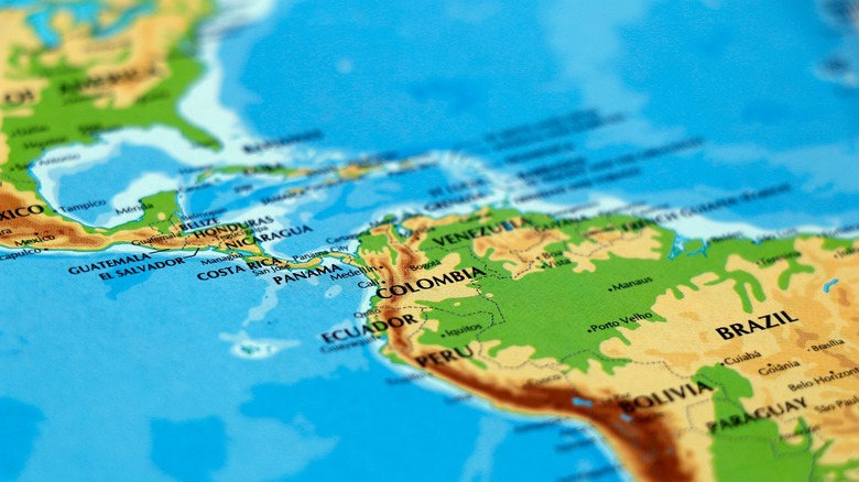 Map of central America, with countries labelled and Panama in center