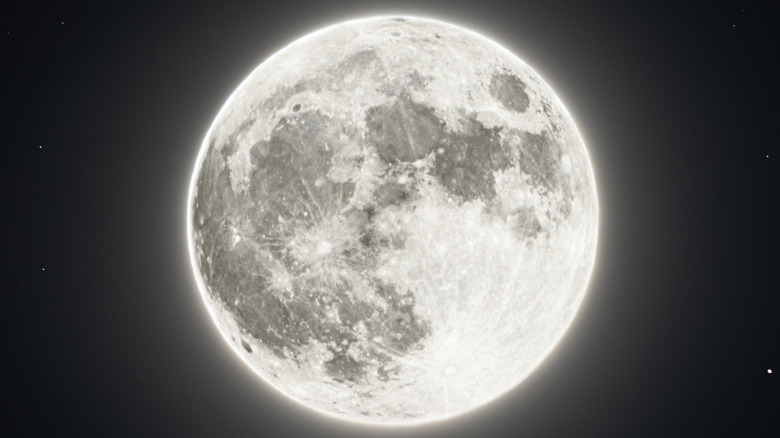 Bright, white Sturgeon Moon in August 2025