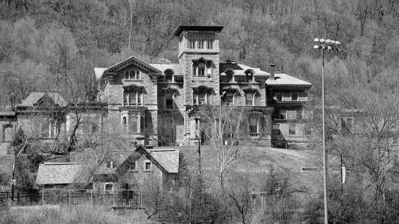 A black and white image of the Allan Memorial Institute in Montreal, Canada.
