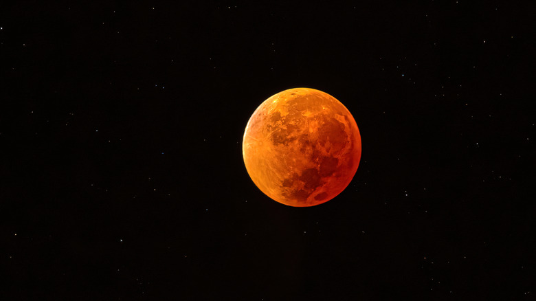 total lunar eclipse blood moon