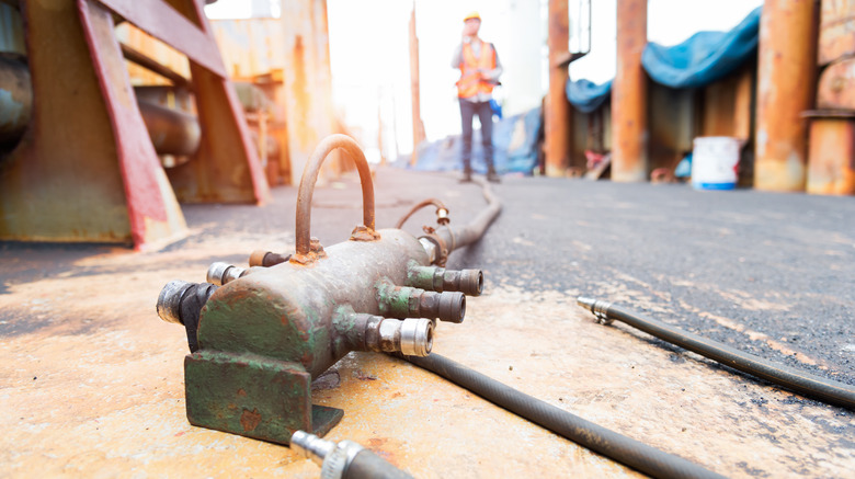 Air cylinder and worker maintenance check air filter regulator