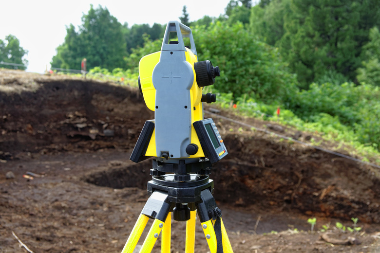 The use of a total station in the field in Siberia